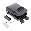 Mochila para Notebook com compartimento acolchoado e conector USB